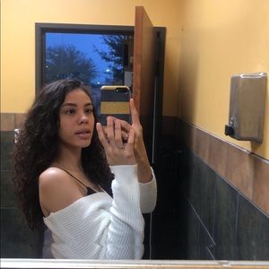 Meet your Posher, Chanel